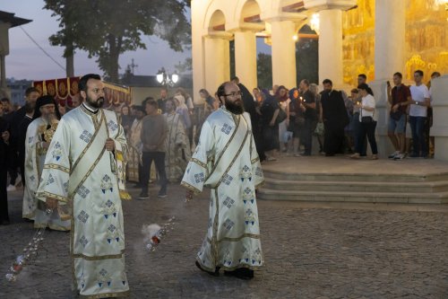 Prohodul Maicii Domnului la Catedrala Patriarhală Poza 305930