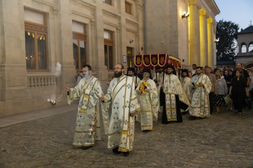 Prohodul Maicii Domnului la Catedrala Patriarhală Poza 305937