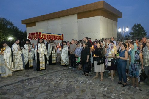 Prohodul Maicii Domnului la Catedrala Patriarhală Poza 305943