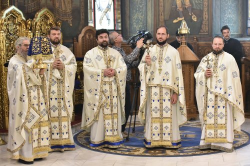 Preacinstirea Maicii Domnului la Catedrala Patriarhală Poza 305978