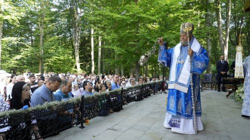 Mănăstirea Brâncoveanu de la Sâmbăta de Sus, în sărbătoare Poza 306045