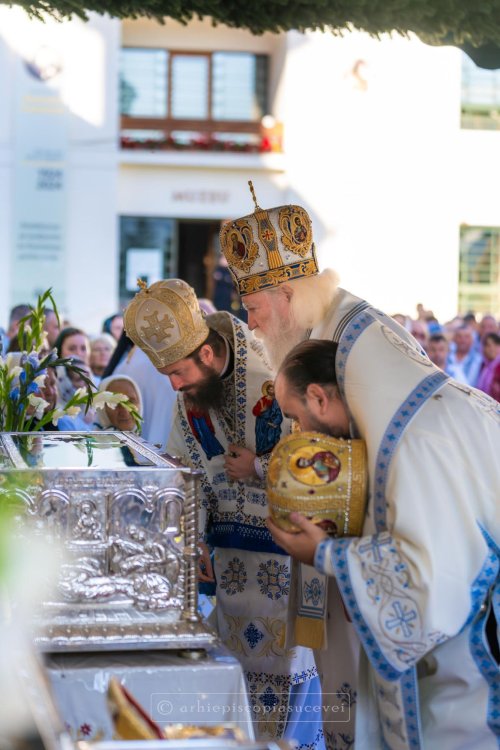 Praznicul Adormirii Maicii Domnului la Mănăstirea Putna Poza 306189