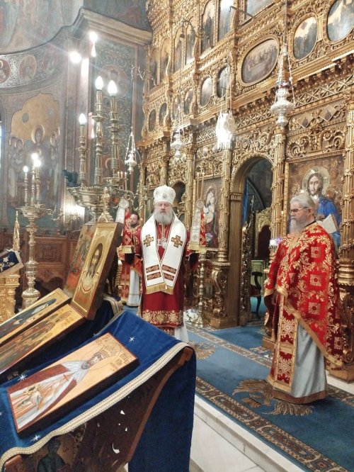 Slujire arhierească la Catedrala Patriarhală din Capitală Poza 306161