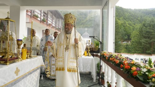 Liturghie arhierească la mănăstirea de la Turnu Roșu, județul Sibiu Poza 306368