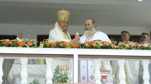 Liturghie arhierească la mănăstirea de la Turnu Roșu, județul Sibiu Poza 306370