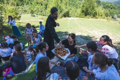 Creativitate, bucurie și educație religioasă la Școala de vară de la Slon Poza 306614