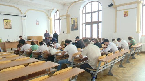 Perfecționare pentru profesorii de religie din Mitropolia Munteniei și Dobrogei Poza 306819