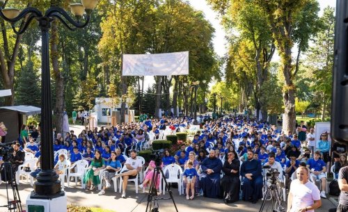 Sute de tineri au dezbătut diferența dintre virtual și real Poza 306817