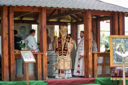 Slujire arhierească la hramul Parohiei „Sfântul Fanurie”-Grui Poza 306929