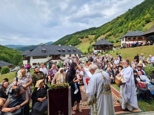 Mănăstirea Cormaia și-a sărbătorit ocrotitorul Poza 307160