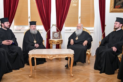 Delegaţia Patriarhiei Române în Cipru a fost primită de Arhiepiscopul Gheorghe al Ciprului Poza 307602