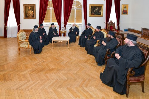 Delegaţia Patriarhiei Române în Cipru a fost primită de Arhiepiscopul Gheorghe al Ciprului Poza 307606