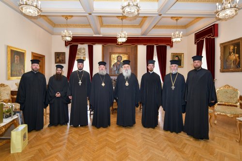 Delegaţia Patriarhiei Române în Cipru a fost primită de Arhiepiscopul Gheorghe al Ciprului Poza 307607