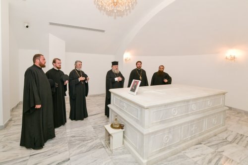 Delegaţia Patriarhiei Române în Cipru a fost primită de Arhiepiscopul Gheorghe al Ciprului Poza 307611