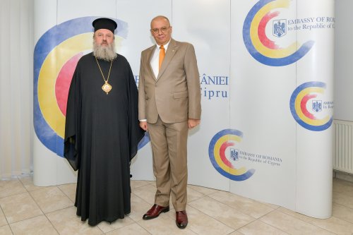 Episcopul-vicar Timotei Prahoveanul, în vizită la Ambasada României în Cipru Poza 307614