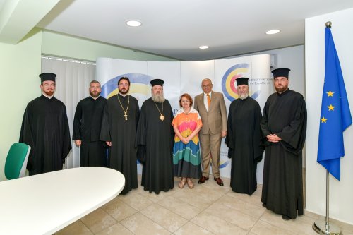 Episcopul-vicar Timotei Prahoveanul, în vizită la Ambasada României în Cipru Poza 307616