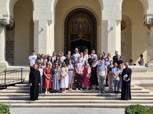 50 de tineri polonezi oaspeţi în Arhiepiscopia Alba Iuliei Poza 307689