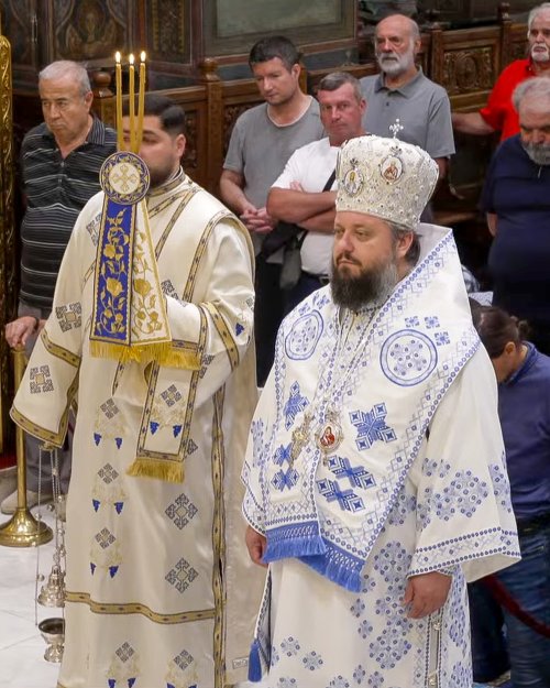 Cinstirea Maicii Domnului la Catedrala Patriarhală Poza 307944