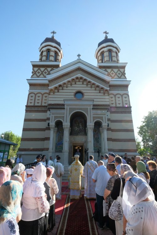 Veșmânt de har pentru biserica Sfântului Gheorghe din cartierul bucureștean Andronache Poza 307989