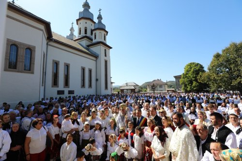 Hram la biserica din Rozavlea Poza 308208