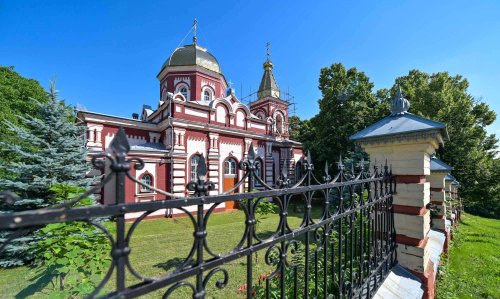 Biserica din Costuleni, laborator spiritual și cultural pentru elevi Poza 308377