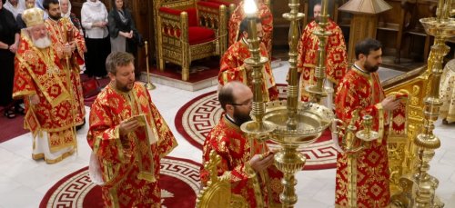 Înălțarea Sfintei Cruci sărbătorită la Catedrala Patriarhală din București Poza 308487