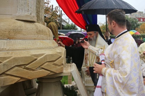 „Văzând starea de jertfă, omul Crucii devine omul Învierii” Poza 308584