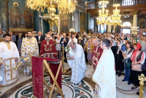 Zile de sărbătoare la Parohia „Sfântul Vasile cel Mare”-Victoria din București Poza 308508