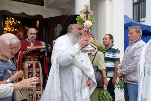 Zile de sărbătoare la Parohia „Sfântul Vasile cel Mare”-Victoria din București Poza 308515