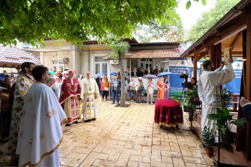 Zile de sărbătoare la Parohia „Sfântul Vasile cel Mare”-Victoria din București Poza 308522