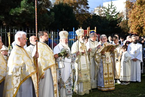 Biserica „Sfântul Arhanghel Mihail” din Cluj-Napoca a fost târnosită Poza 308796