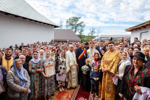 Biserica din satul ieșean Arama a primit veșmânt nou de har Poza 308955