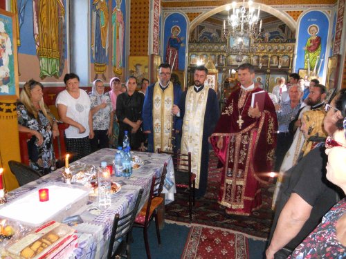 Biserica din Livedea, ca o inimă vindecată după junghiere Poza 308419