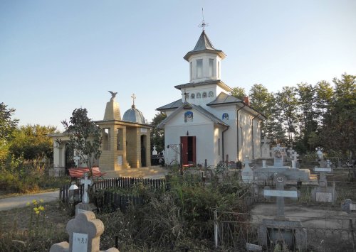 Biserica din Livedea, ca o inimă vindecată după junghiere