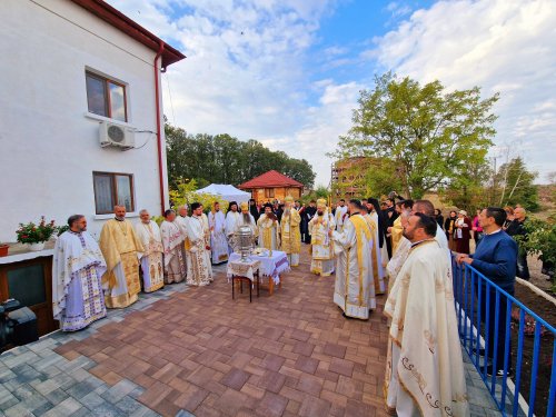 Sfințirea paraclisului Mănăstirii „Sfânta Treime” din Drăgănești‑Vlașca