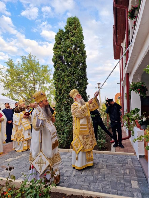 Sfințirea paraclisului Mănăstirii „Sfânta Treime” din Drăgănești‑Vlașca Poza 309294