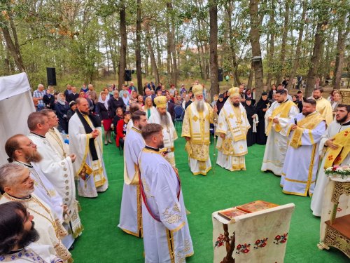 Sfințirea paraclisului Mănăstirii „Sfânta Treime” din Drăgănești‑Vlașca Poza 309300