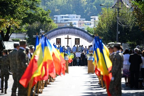 Biserica de Garnizoană „Înălțarea Domnului” din Bistrița a fost resfințită Poza 309450