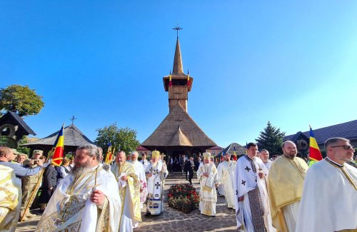 Biserica de Garnizoană „Înălțarea Domnului” din Bistrița a fost resfințită Poza 309455