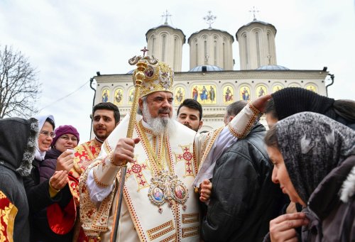 Un om construiește din ceea ce este - prinos de gând la ceas aniversar Preafericitului Părinte Patriarh Daniel Poza 309332