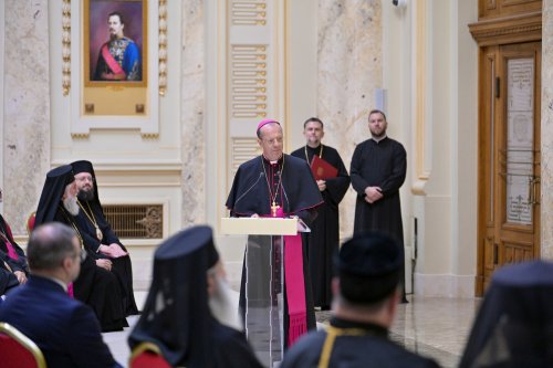 Moment festiv la aniversarea întronizării Patriarhului României Poza 310001