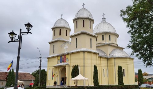 Târnosirea Bisericii „Adormirea Maicii Domnului” din municipiul Târgu Mureș Poza 309913