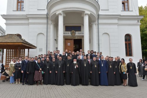 Deschiderea anului universitar la Facultatea de Teologie din București Poza 310105