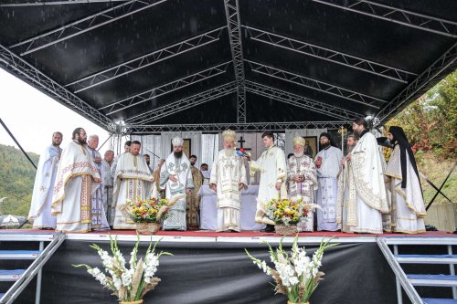 Târnosirea bisericii de la Mănăstirea Pantocrator, Beclean Poza 310057