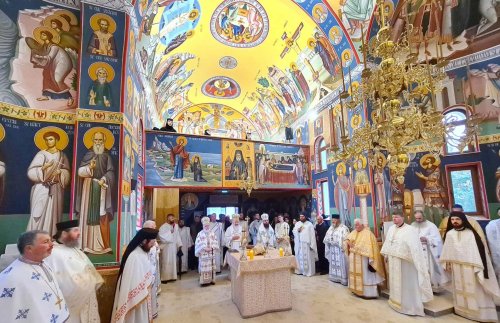 Târnosirea bisericii de la Mănăstirea Pantocrator, Beclean Poza 310165