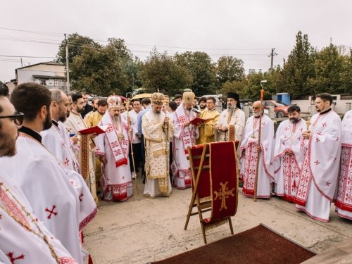 Sfințirea Bisericii „Sfântul Ierarh Iosif cel Milostiv” din Ungheni Poza 310207