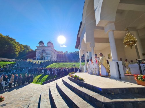 30 de ani de la înfiinţarea Mănăstirii „Acoperământul Maicii Domnului” de la Florești, Cluj Poza 310390