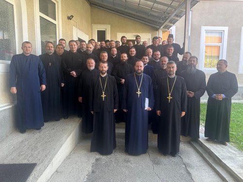 Conferințe preoțești și Sinaxă monahală în Episcopia Oradiei Poza 310386