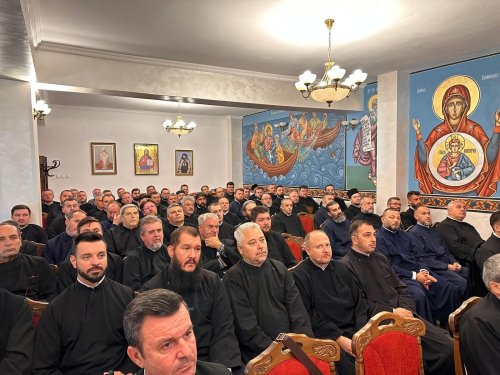 Conferințe preoțești și Sinaxă monahală în Episcopia Oradiei Poza 310387