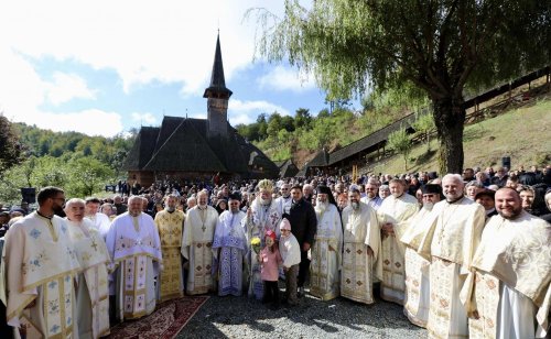 Slujiri arhiereşti în Maramureş Poza 310400